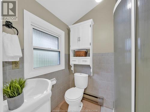 140 Augustine Drive, Kingsville, ON - Indoor Photo Showing Bathroom