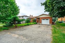 119 White Pine Crescent  Waterloo, ON N2V 1B3