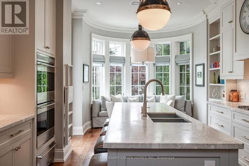 34 Poplar Plains Road, Toronto (Casa Loma), ON - Indoor Photo Showing Kitchen With Double Sink With Upgraded Kitchen