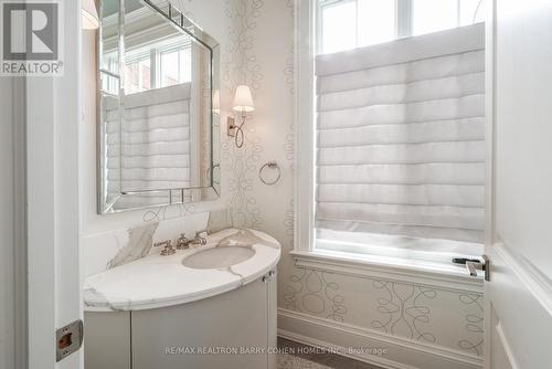 34 Poplar Plains Road, Toronto (Casa Loma), ON - Indoor Photo Showing Bathroom