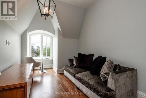 34 Poplar Plains Road, Toronto (Casa Loma), ON - Indoor Photo Showing Living Room