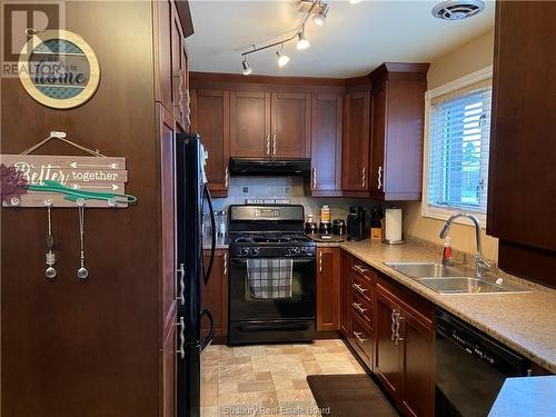 1570 Crestmoor Road, Sudbury, ON - Indoor Photo Showing Kitchen With Double Sink