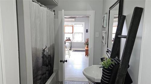 21 Government Road, Oak River, MB - Indoor Photo Showing Bathroom