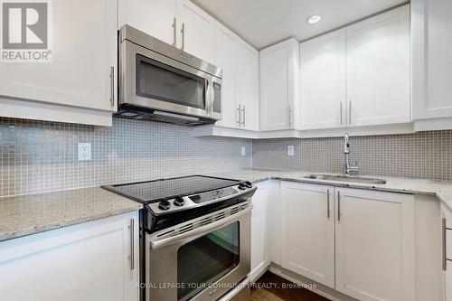 Th 18 - 6 Pirandello Street, Toronto, ON - Indoor Photo Showing Kitchen With Upgraded Kitchen