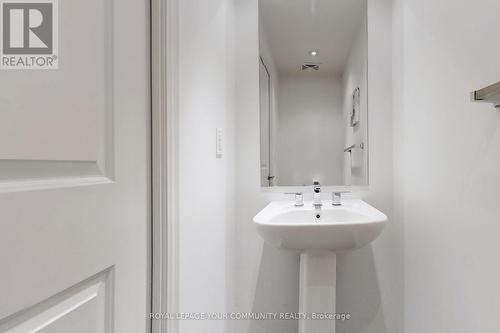 Th 18 - 6 Pirandello Street, Toronto, ON - Indoor Photo Showing Bathroom