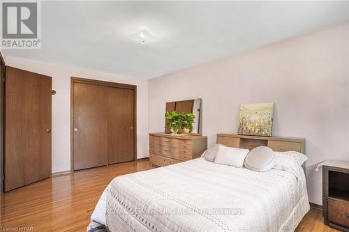 16 St. Lawrence Drive, St. Catharines, ON - Indoor Photo Showing Bedroom