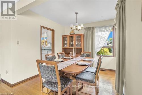 16 St. Lawrence Drive, St. Catharines, ON - Indoor Photo Showing Dining Room