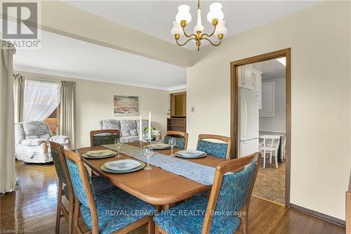 16 St. Lawrence Drive, St. Catharines, ON - Indoor Photo Showing Dining Room