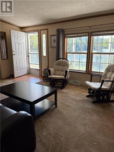 5 Lang Lake Drive, Spanish, ON - Indoor Photo Showing Living Room