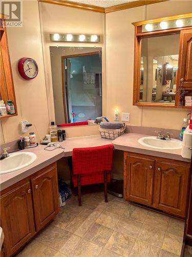 5 Lang Lake Drive, Spanish, ON - Indoor Photo Showing Bathroom