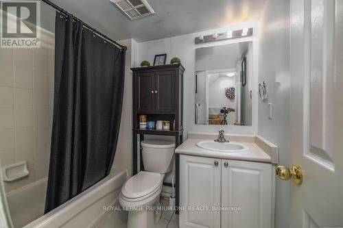 90 - 65 Turntable Crescent, Toronto (Dovercourt-Wallace Emerson-Junction), ON - Indoor Photo Showing Bathroom