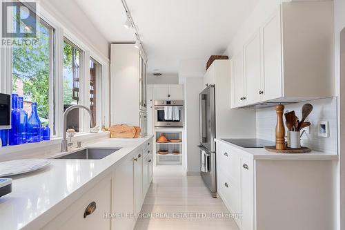 202 Sunnyside Avenue, Toronto (High Park-Swansea), ON - Indoor Photo Showing Kitchen With Upgraded Kitchen