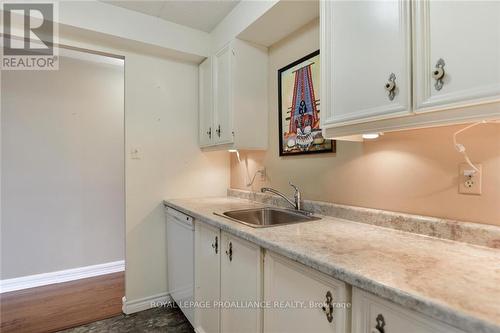 810 - 3 Apple Street, Brockville, ON - Indoor Photo Showing Kitchen