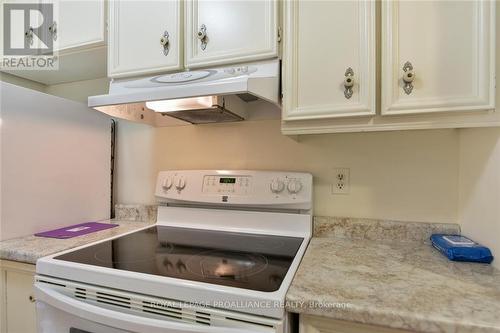 810 - 3 Apple Street, Brockville, ON - Indoor Photo Showing Kitchen