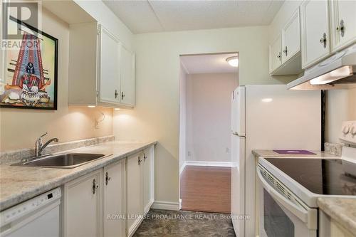 810 - 3 Apple Street, Brockville, ON - Indoor Photo Showing Kitchen