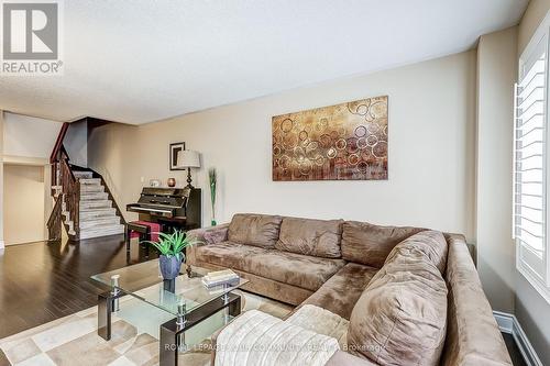 9 Magpie Way, Whitby (Blue Grass Meadows), ON - Indoor Photo Showing Living Room