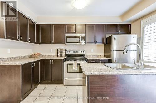 9 Magpie Way, Whitby (Blue Grass Meadows), ON - Indoor Photo Showing Kitchen With Stainless Steel Kitchen With Double Sink With Upgraded Kitchen