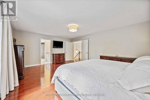 9 Alpine Crescent, Richmond Hill, ON - Indoor Photo Showing Bedroom