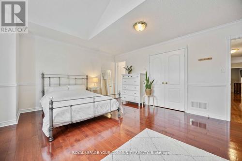 9 Alpine Crescent, Richmond Hill, ON - Indoor Photo Showing Bedroom