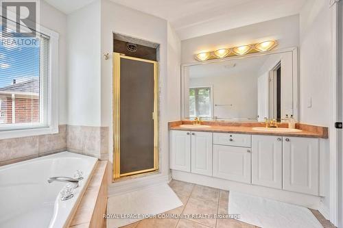 9 Alpine Crescent, Richmond Hill, ON - Indoor Photo Showing Bathroom