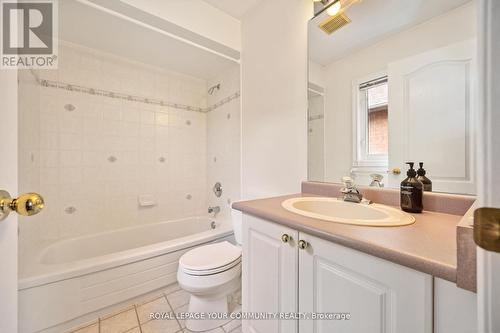 9 Alpine Crescent, Richmond Hill, ON - Indoor Photo Showing Bathroom