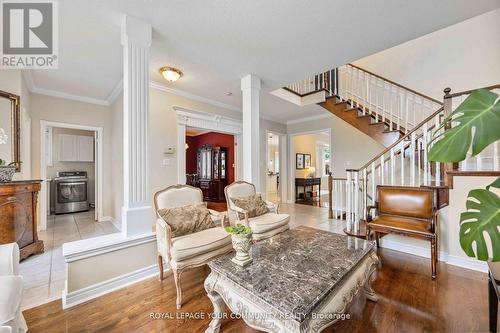 9 Alpine Crescent, Richmond Hill, ON - Indoor Photo Showing Living Room