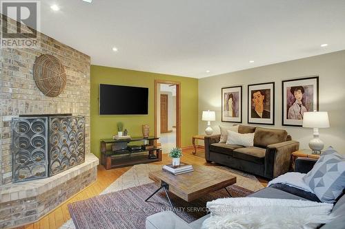 180 Broadview Avenue, Kitchener, ON - Indoor Photo Showing Living Room