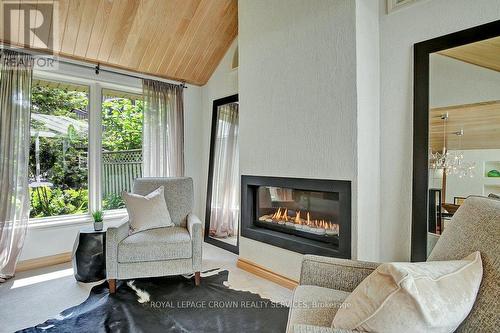 180 Broadview Avenue, Kitchener, ON - Indoor Photo Showing Living Room With Fireplace