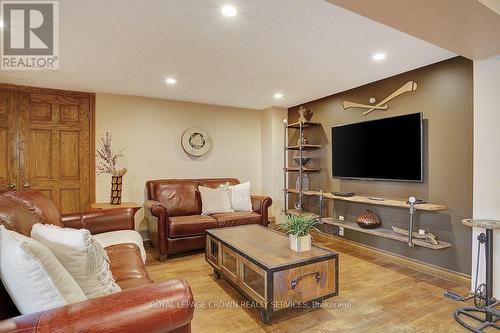 180 Broadview Avenue, Kitchener, ON - Indoor Photo Showing Living Room