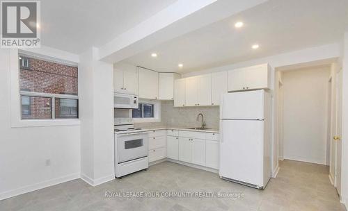 234 Wilmington Avenue, Toronto (Bathurst Manor), ON - Indoor Photo Showing Kitchen