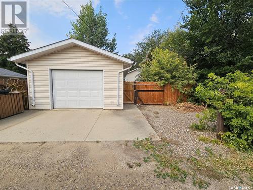 359 4Th Avenue Se, Swift Current, SK - Outdoor With Exterior