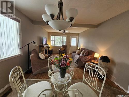 359 4Th Avenue Se, Swift Current, SK - Indoor Photo Showing Dining Room