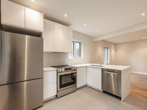 Kitchen - 3-615 Boul. Graham, Mont-Royal, QC - Indoor Photo Showing Kitchen With Upgraded Kitchen