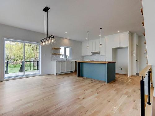 Dining room - 1028 Rue Bissonnette, Saint-Blaise-Sur-Richelieu, QC - Indoor Photo Showing Kitchen