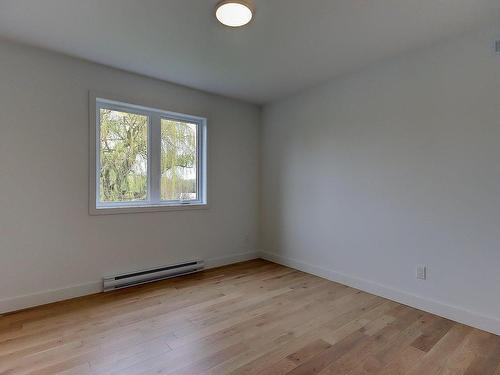 Bedroom - 1028 Rue Bissonnette, Saint-Blaise-Sur-Richelieu, QC - Indoor Photo Showing Other Room