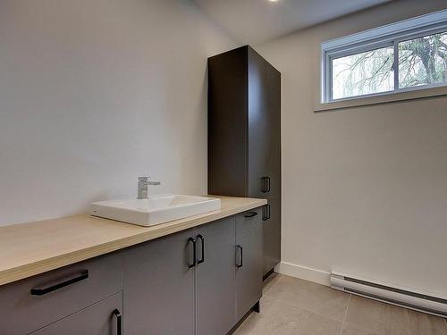 Salle de bains - 1028 Rue Bissonnette, Saint-Blaise-Sur-Richelieu, QC - Indoor Photo Showing Bathroom