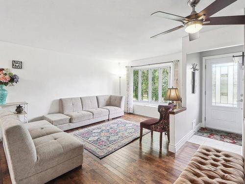 Salon - 5735 Rue Parizeau, Brossard, QC - Indoor Photo Showing Living Room