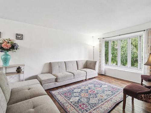 Salon - 5735 Rue Parizeau, Brossard, QC - Indoor Photo Showing Living Room