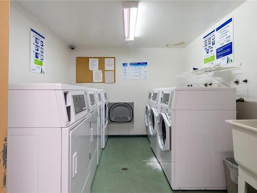 202-4724 Uplands Dr, Nanaimo, BC - Indoor Photo Showing Laundry Room