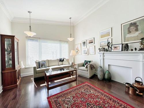 78 Northey Dr, Toronto, ON - Indoor Photo Showing Living Room