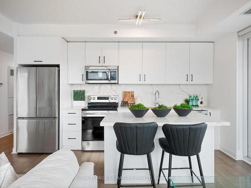 1304-225 Sackville St, Toronto, ON - Indoor Photo Showing Kitchen With Stainless Steel Kitchen