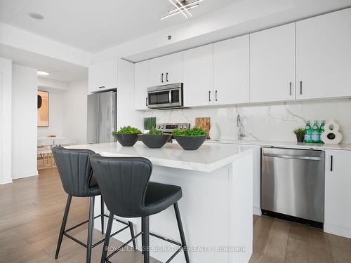 1304-225 Sackville St, Toronto, ON - Indoor Photo Showing Kitchen With Stainless Steel Kitchen