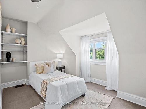 133 Boston Ave, Toronto, ON - Indoor Photo Showing Bedroom