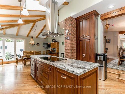 16365 Bathurst St, Newmarket, ON - Indoor Photo Showing Kitchen