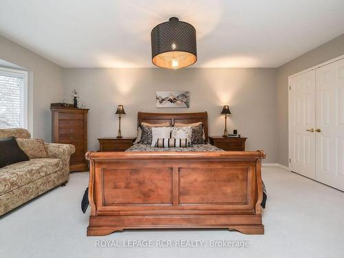 147 Riverview Rd, New Tecumseth, ON - Indoor Photo Showing Bedroom