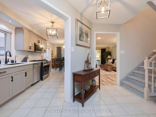 147 Riverview Rd, New Tecumseth, ON - Indoor Photo Showing Kitchen