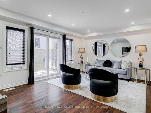 40-40 Arlington Cres, Guelph, ON - Indoor Photo Showing Living Room