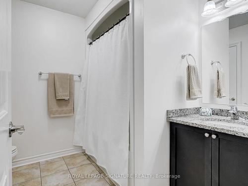 40-40 Arlington Cres, Guelph, ON - Indoor Photo Showing Bathroom