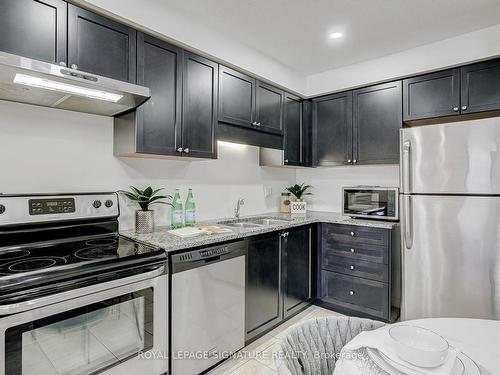 40-40 Arlington Cres, Guelph, ON - Indoor Photo Showing Kitchen