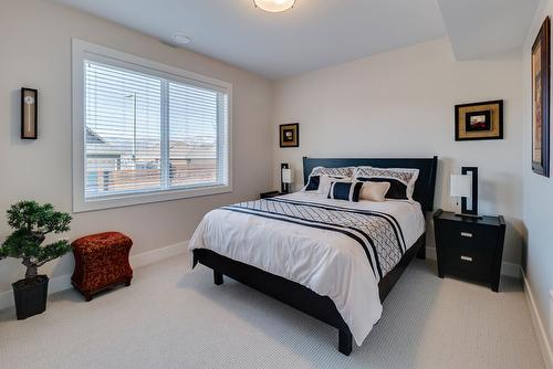 2-777 Denali Drive, Kelowna, BC - Indoor Photo Showing Bedroom